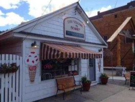 The Village Scoop Ice Cream Shop outside