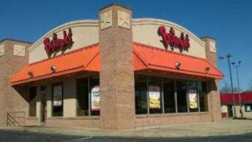 Bojangles ' Famous Chicken 'n Biscuits outside