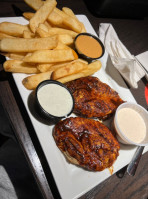 Red Robin Gourmet Burgers And Brews food