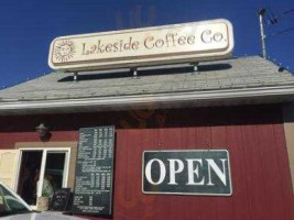 Lakeside Coffee Co. outside