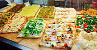 Pizza In Famiglia food