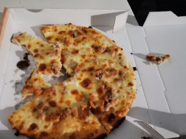 Pizzeria Pierrot Et Katia food