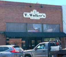 T. Walker's On Main St. outside