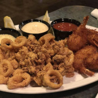 Shucks Tavern Oyster food