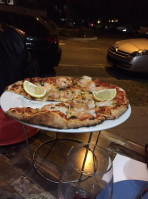 Fratelli's Wood Fired Pizza food