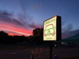 Cedar Inn Drive-in outside