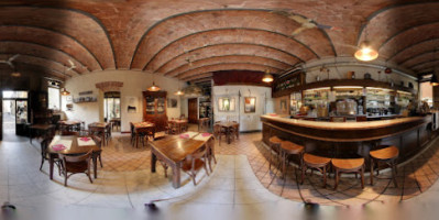 Caffe Della Basilica Bistrot inside