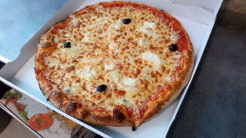 Pizza Iella food
