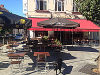 Brasserie Le Central inside