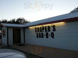 Coopers Bbq outside