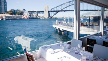 Sails on Lavender Bay food