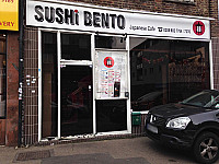 Sushi Bento outside