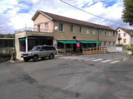 Café De La Gare outside