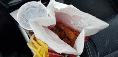 Kfc Creil Saint Maximin food