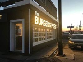 The Burger's Priest outside
