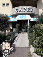 Pizzeria Capri outside