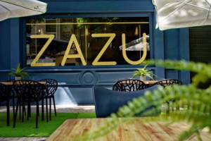 Zazu Shisha Lounge inside