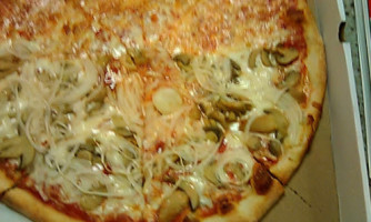 San Remo Pizza food
