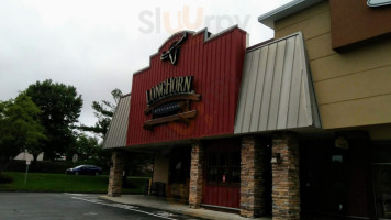 Longhorn Steakhouse outside