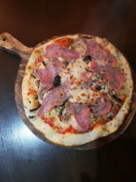 Pizzeria Del Mano food