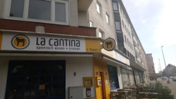 La Cantina outside
