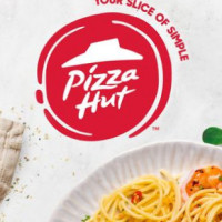 Pizza Hut (beach Road) food