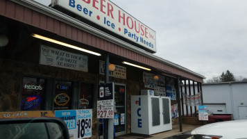 R Beer House outside