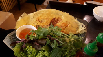 Saigon Com Nieu food