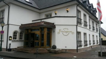 Hotel Schloss Friedestrom outside