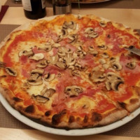 Restaurant-Pizzeria Manni food