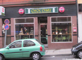Chok Chay outside