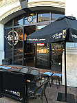 Cafe Halo outside