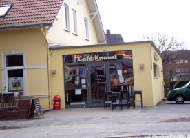 Café Knuust inside