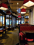 Le Metro Cafe inside