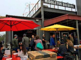 Middleton Brewing outside