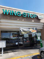 Wingstop outside