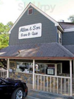 Allen & Son BBQ outside