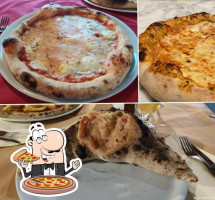 Il Risveglio Pizzeria Ricevitoria food