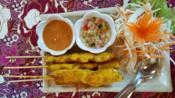 Laai Kanok food