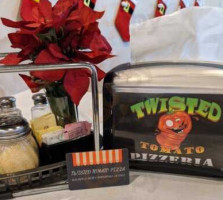 Twisted Tomato Pizzeria food