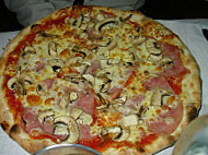 Fellini Pizzeria food