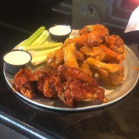 Pluckers Wing food