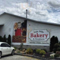 Four Mile Bakery General Store outside
