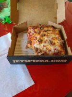 Jet's Pizza food