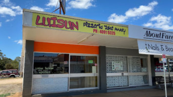 Luisun Pizzeria Take Away outside