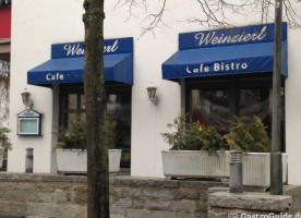 Cafe-Bistro Weinzierl outside