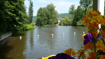 Au Fil de l' Eau food