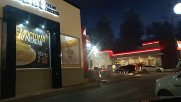 Church's Texas Chicken outside