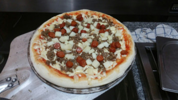 Bella Pizza food