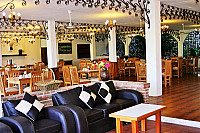 Restaurante Los Caracoles inside